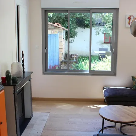 Charmante Maison De Avec Jardin Quartier Prebendes アパート
