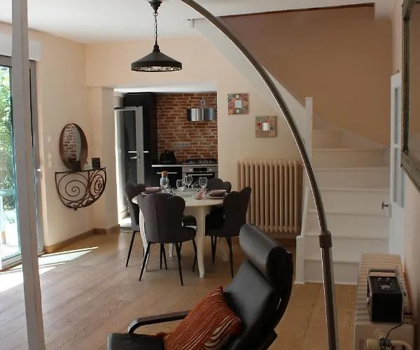 Charmante Maison De Avec Jardin Quartier Prebendes *