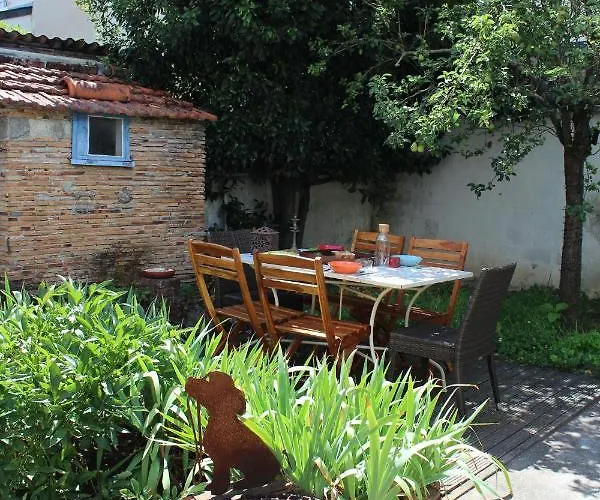 Charmante Maison De Avec Jardin Quartier Prebendes *